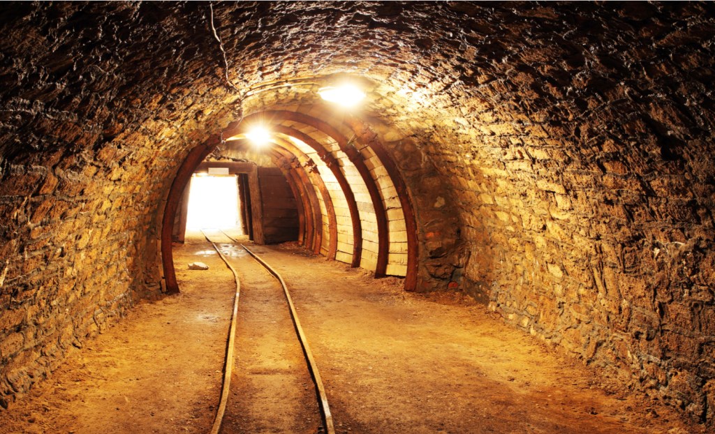 Mine tunnel