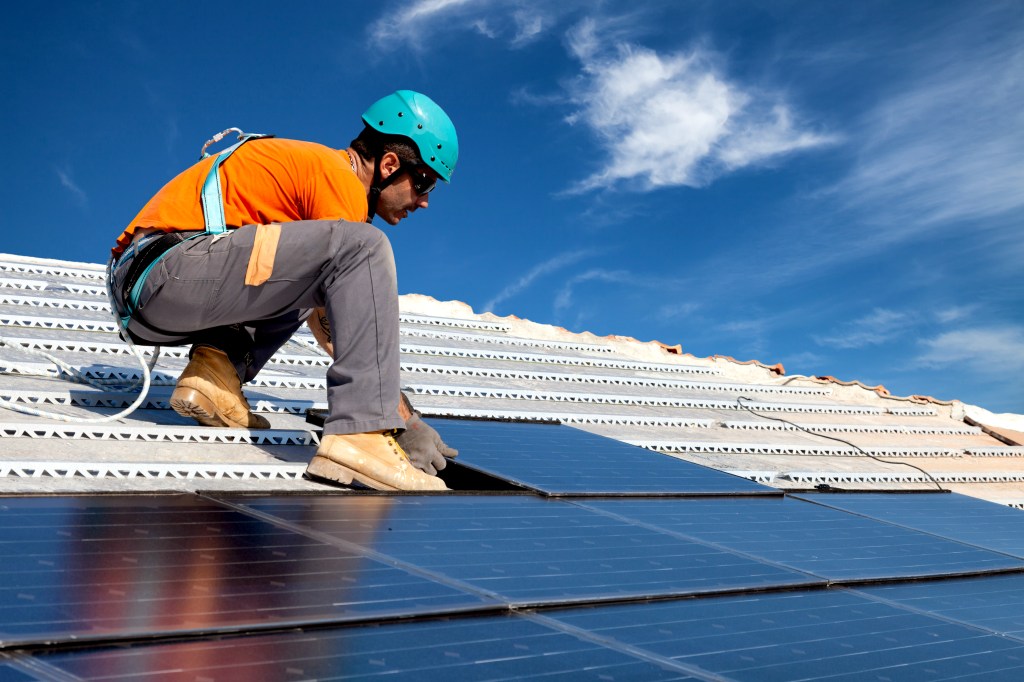 solar installer
