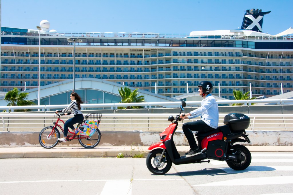Scoot Networks launched an electric scooter and bike sharing network in Barcelona.