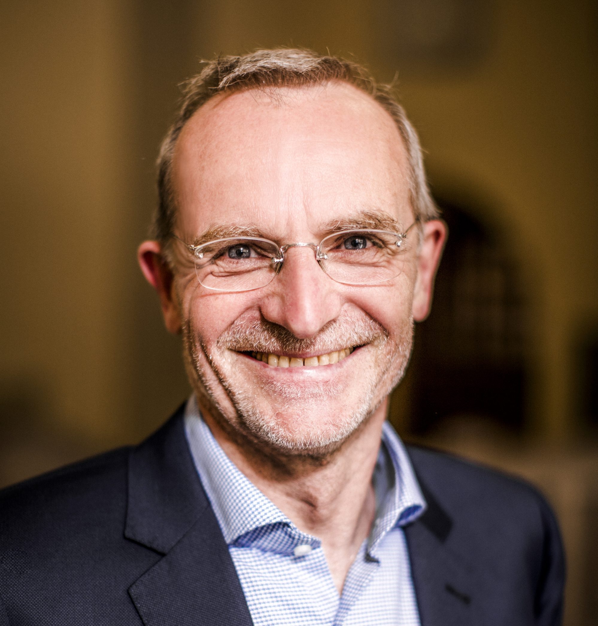 Prof. Dr. Alexander Bassen