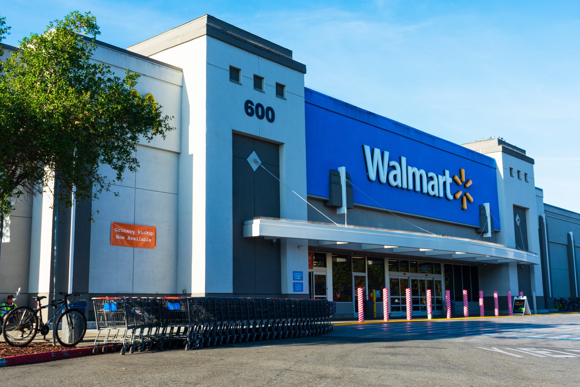 How Walmart built a playbook for deploying thousands of EVs and charging stations